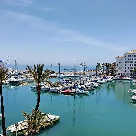 Marina Del Castillo 2076 *